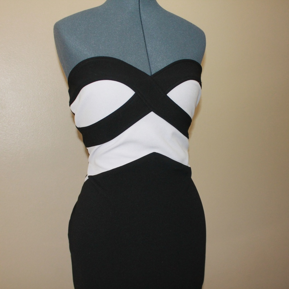 Bold Strapless ribbed bodycon